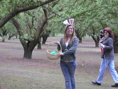 z_egghunt2.jpg